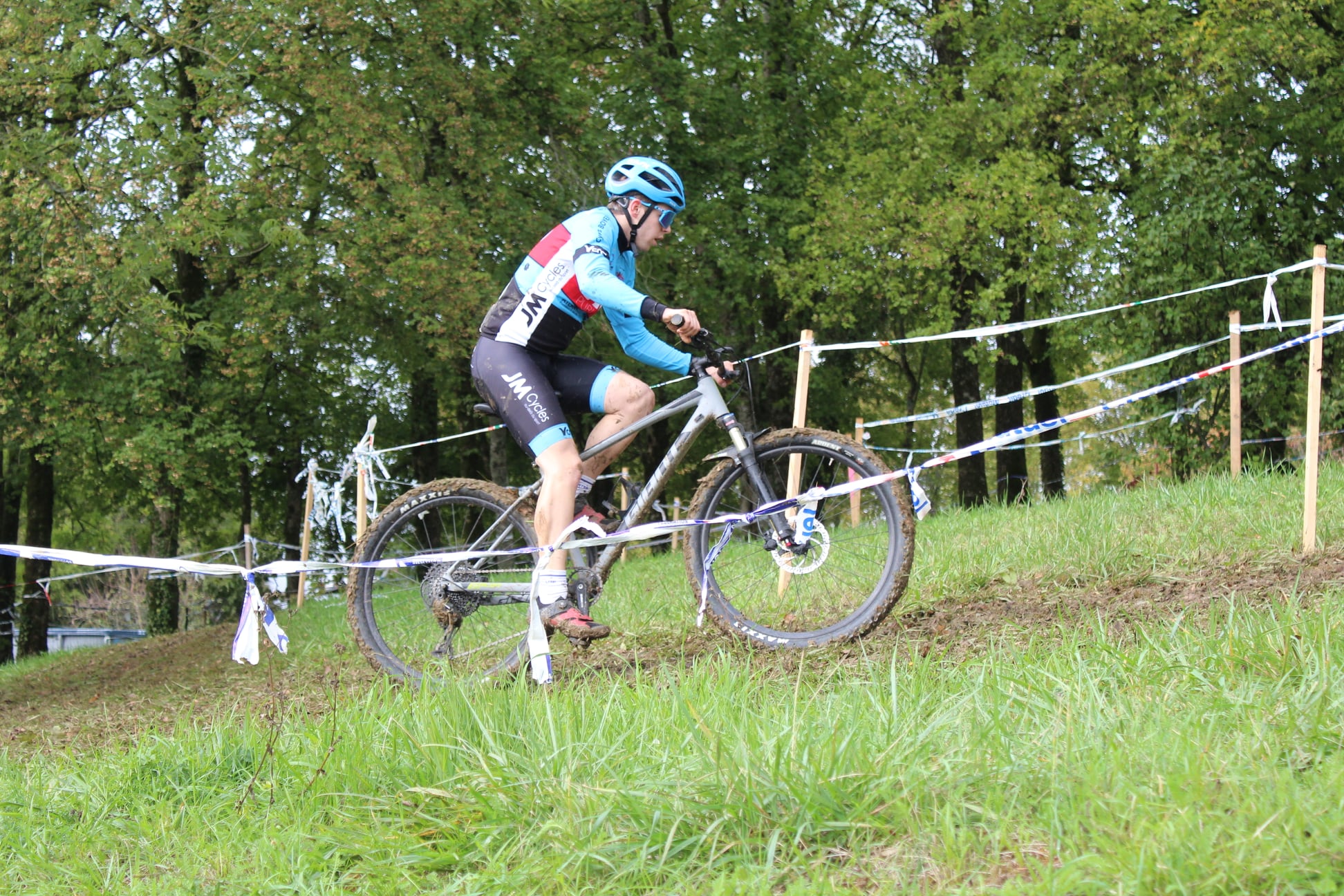 Cyclo Cross FFC Toulouse le Chateau 39 11 10 2020. Velo Club Montcellien VCM Club de Cyclisme de Montceau les Mines